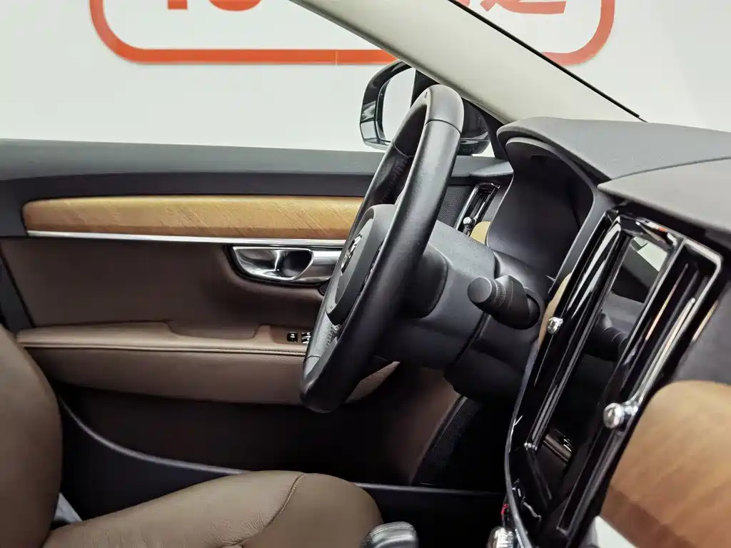 صورة 22 - Volvo S90 Plug-in Hybrid
