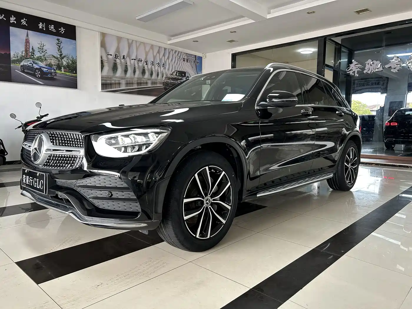 MERCEDES-BENZ GLC