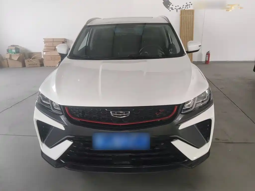 Фото 3 - Geely Coolray