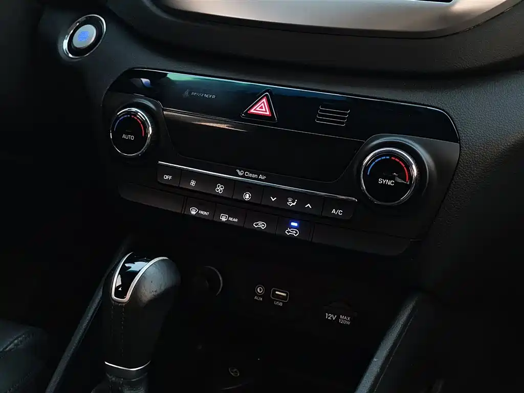 Hyundai Tucson 2015 1.6T Dual Clutch 2WD Smart фото 16
