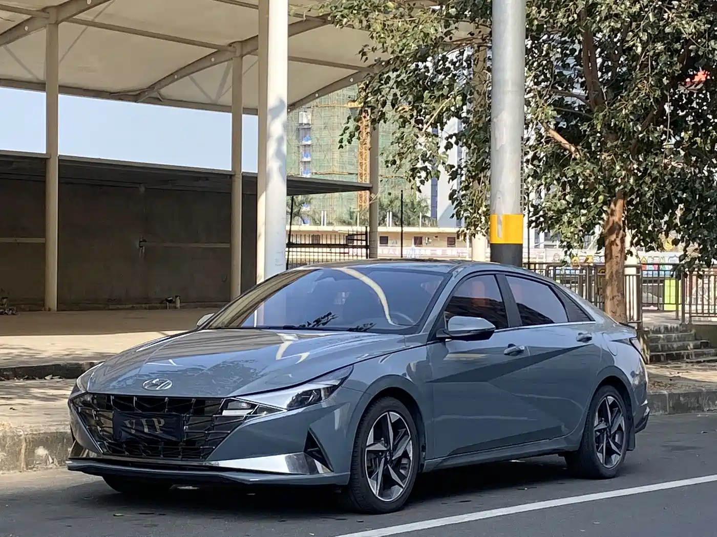 Hyundai Elantra 2022 240TGDi DCT LUX Premium Edition фото 10