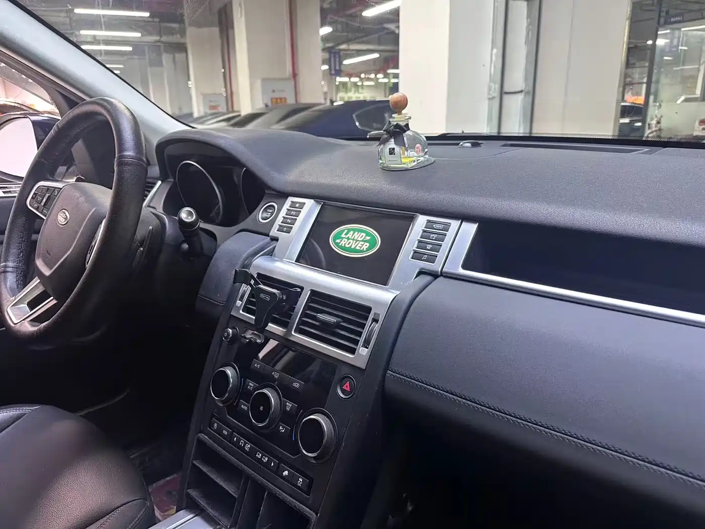 Land Rover Discovery Sport 2018 240PS PURE Edition фото 16