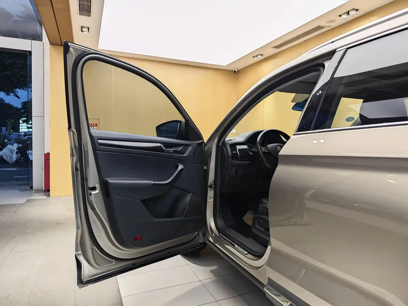 Škoda Kodiaq 2017 TSI330 7-seater 2WD Luxury Edition фото 8