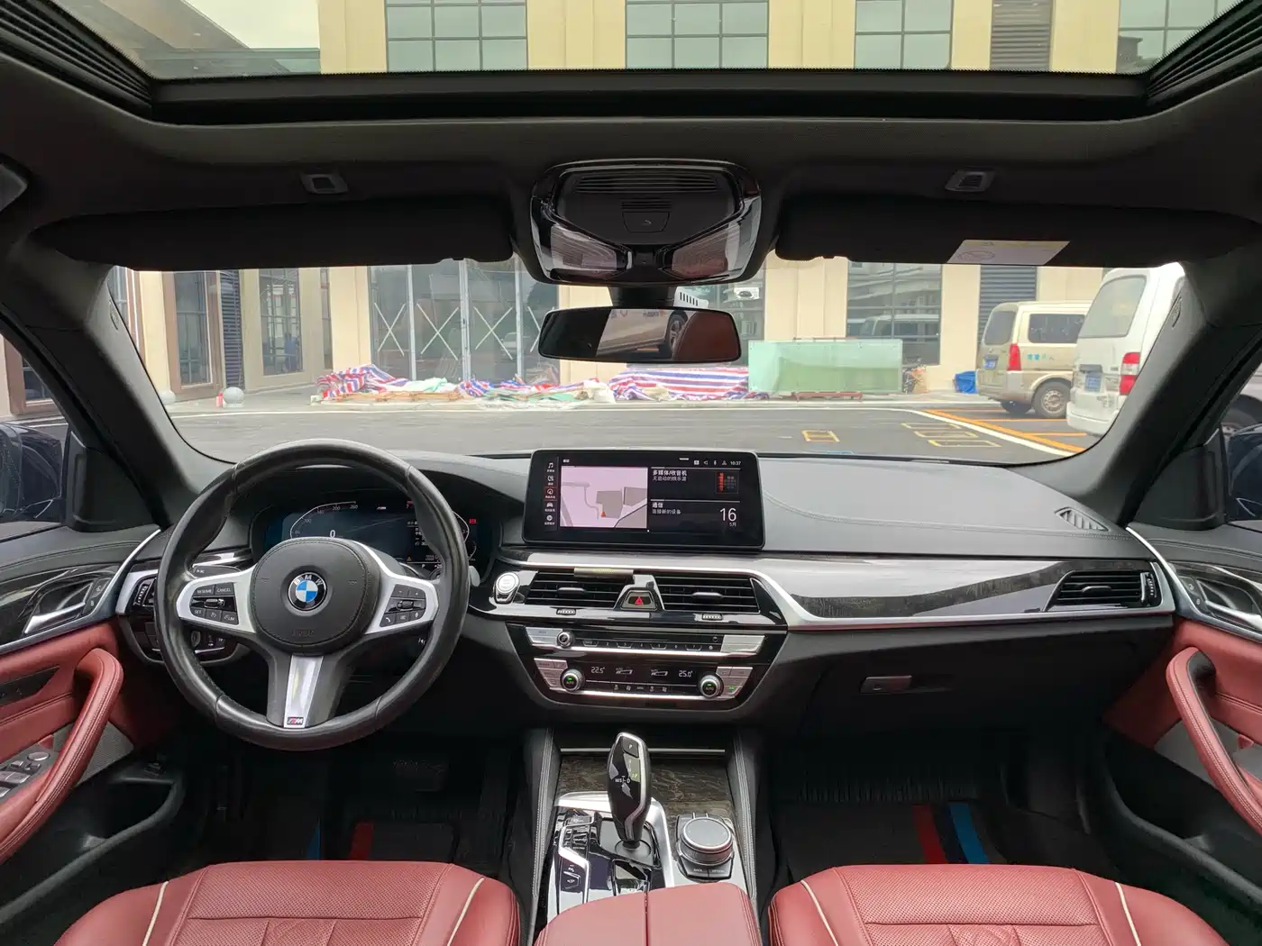 BMW 5 Series 2021 525Li M Sport Package фото 33