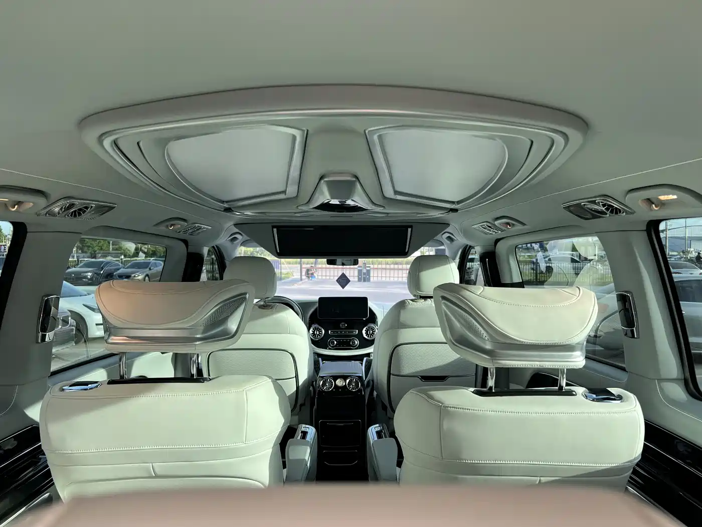 Mercedes-Benz Vito 2023 2.0T Business 7-Seater фото 8