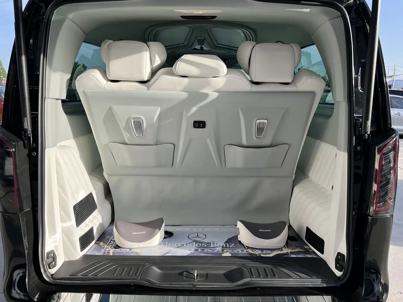 Mercedes-Benz Vito 2023 2.0T Business 7-Seater фото 10