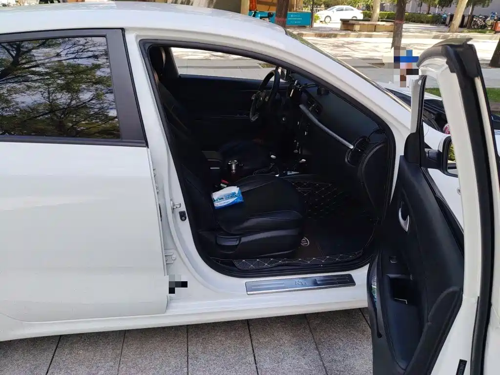 Kia K2 2017 2017 Sedan 1.4L AT GLS