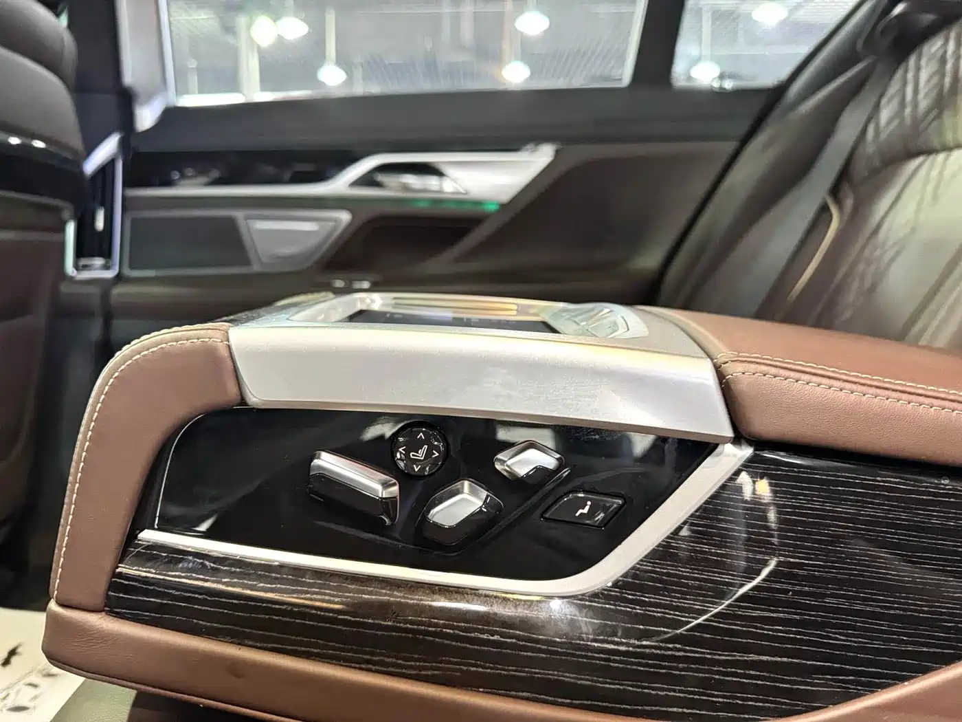 BMW 7 Series 2021 Model 730Li M Sport Package фото 13