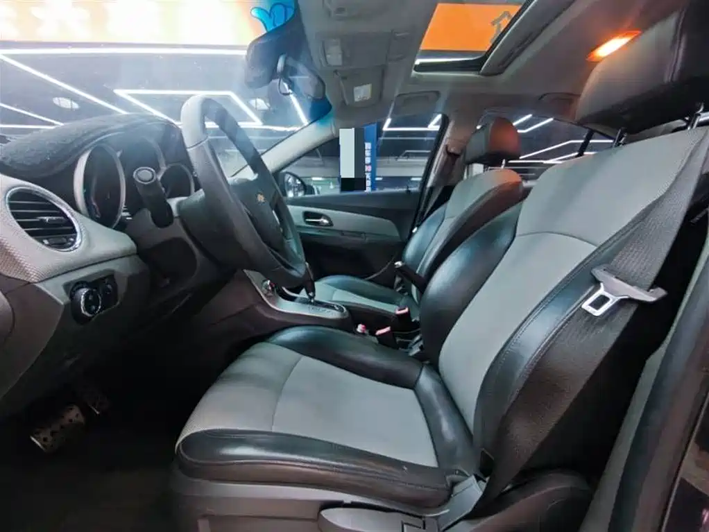 Chevrolet Cruze 2013 Model 1.8L SX AT фото 5