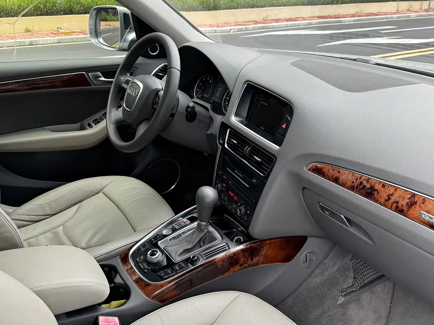 Audi Q5 2010 2.0TFSI Comfort фото 14
