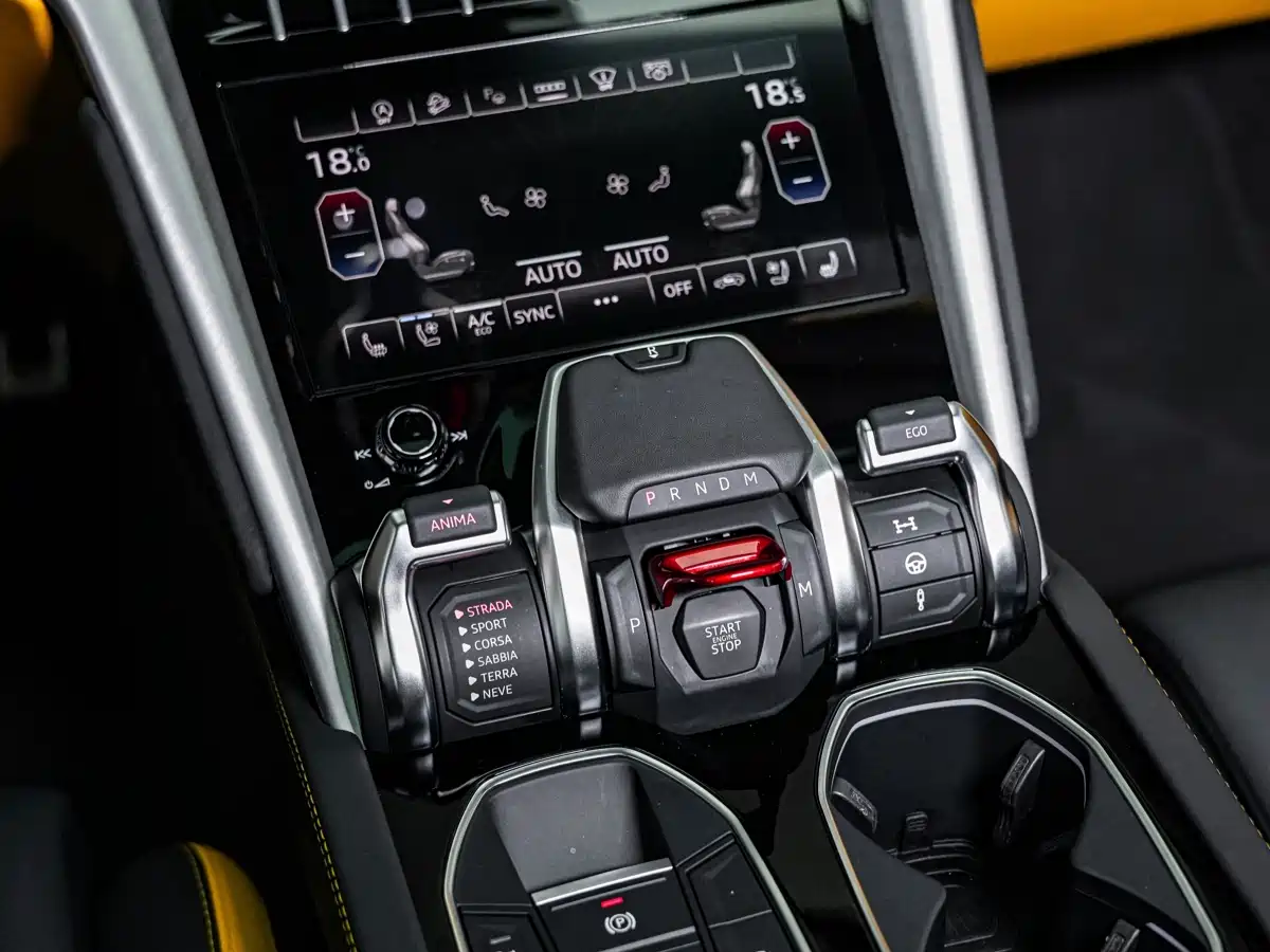 Фото 22 - Lamborghini Urus