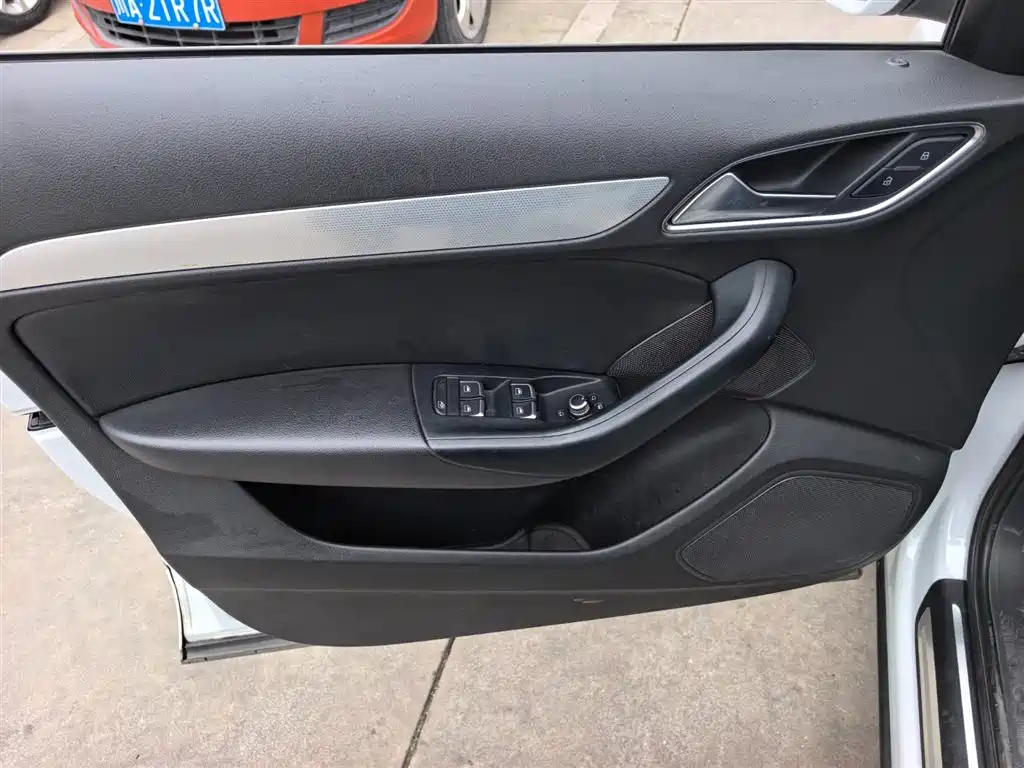 Audi Q3 2013 35 TFSI Comfort фото 9