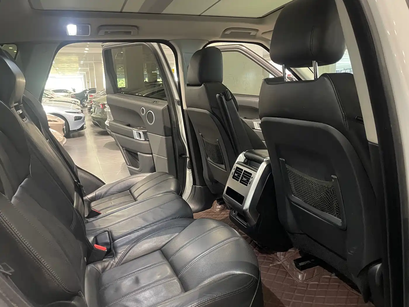 Land Rover Range Rover Sport 2017 3.0 SC V6 SE фото 9