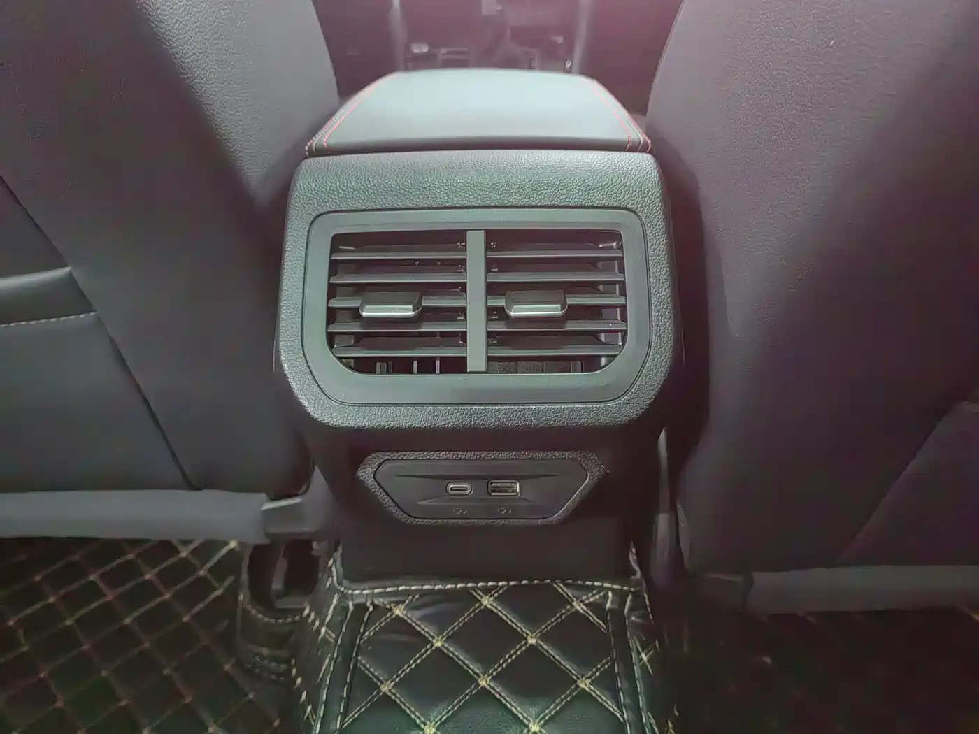 Volkswagen Lavida 2024 Model 300TSI DSG Starlight Full Comfort Edition фото 8