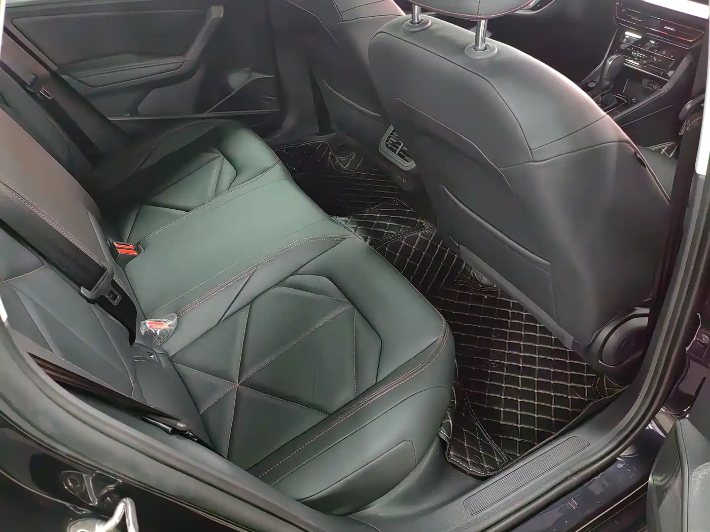 Volkswagen Lavida 2024 Model 300TSI DSG Starlight Full Comfort Edition фото 9