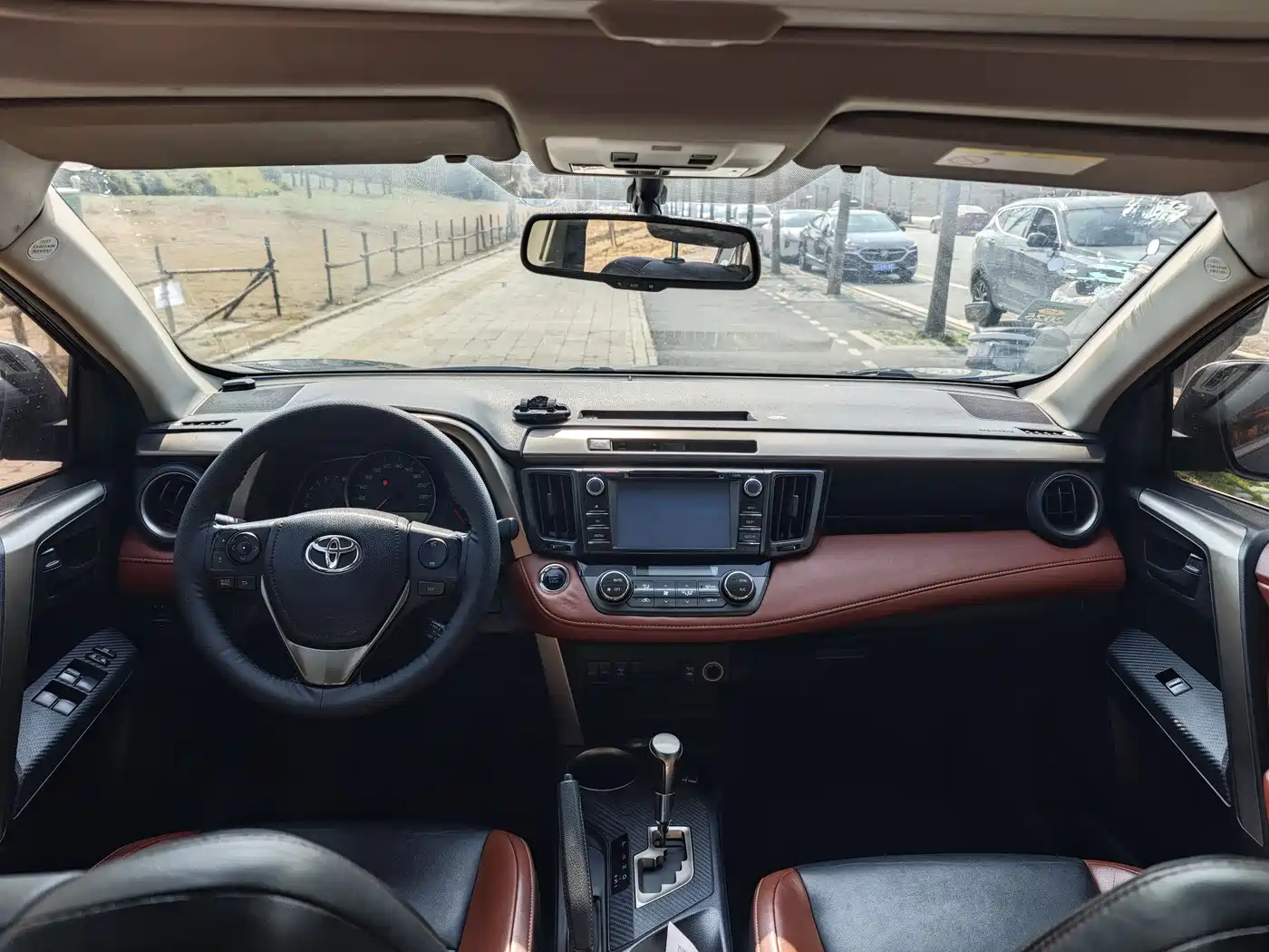 Toyota RAV4 Rongfang 2015 2.5L Automatic 4WD Elite Edition фото 5