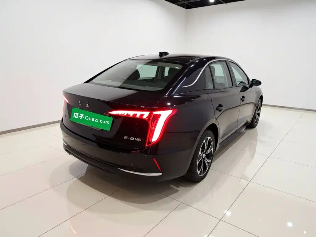 2026 Hongqi E-QM5