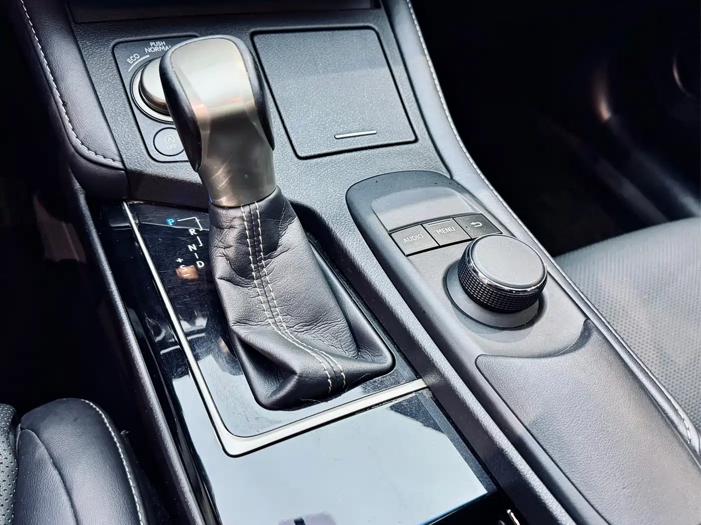 Lexus ES 2015 200 Elite Edition фото 15
