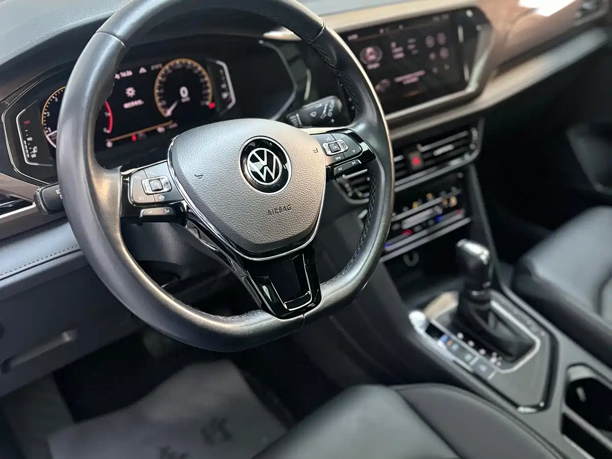Volkswagen Tharu 2022 280TSI FWD Luxury Edition фото 11