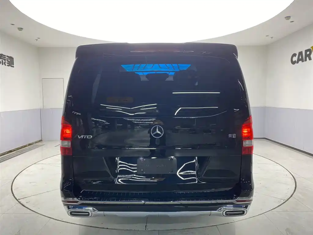Mercedes-Benz Vito 2023 2.0T Elite 7-Seater фото 6