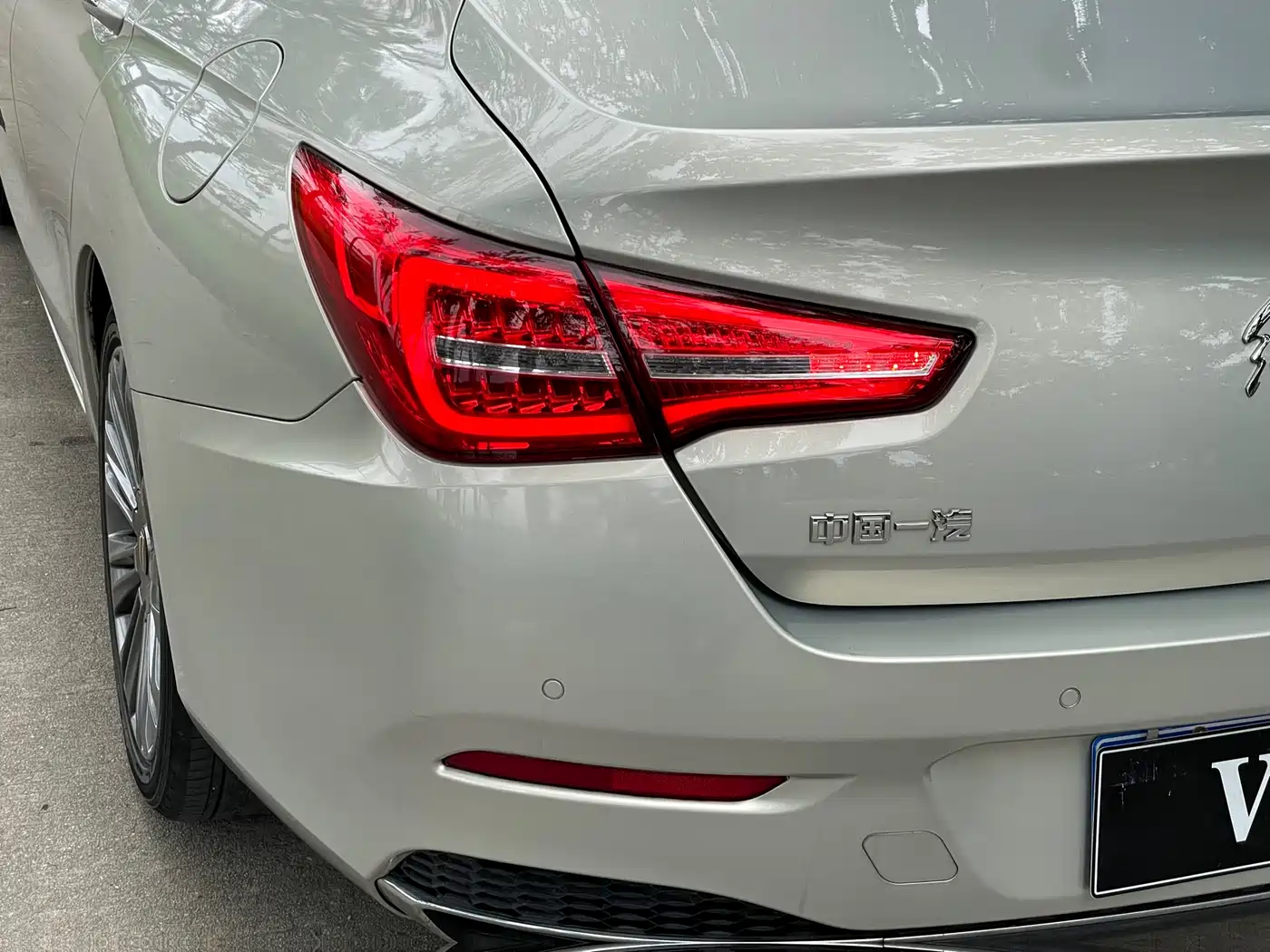 Hongqi H5 2020 1.8T Automatic Smart Connection Qi Rhythm Edition фото 18