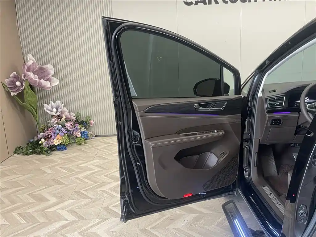 Volkswagen Viloran 2024 380TSI Prestige Edition фото 15