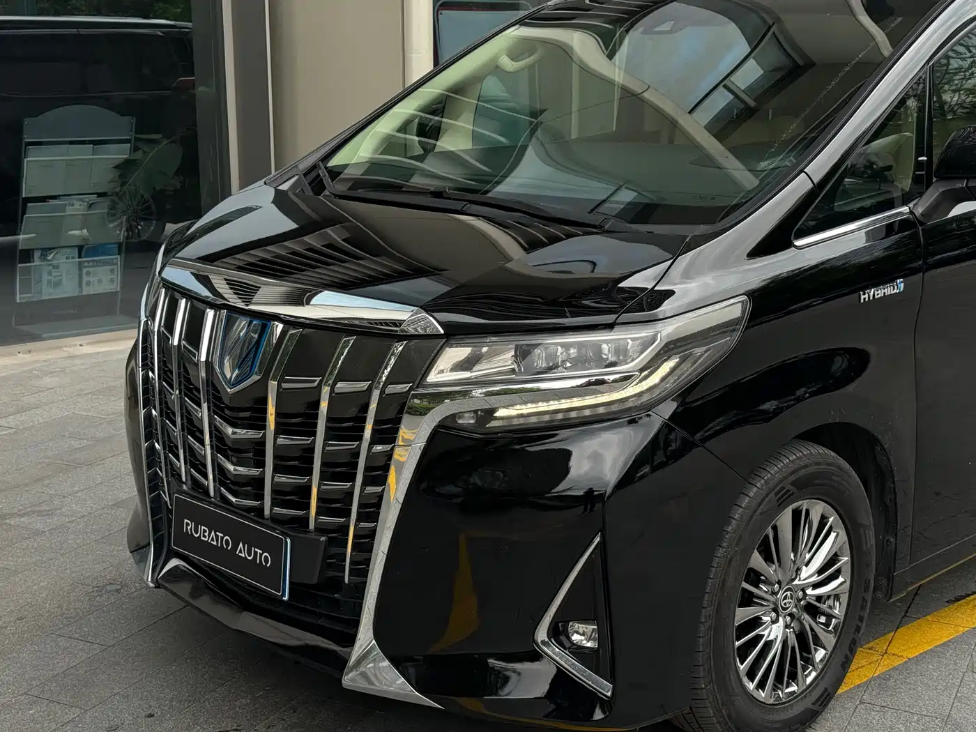 Toyota Alphard 2019 Hybrid 2.5L Luxury фото 8