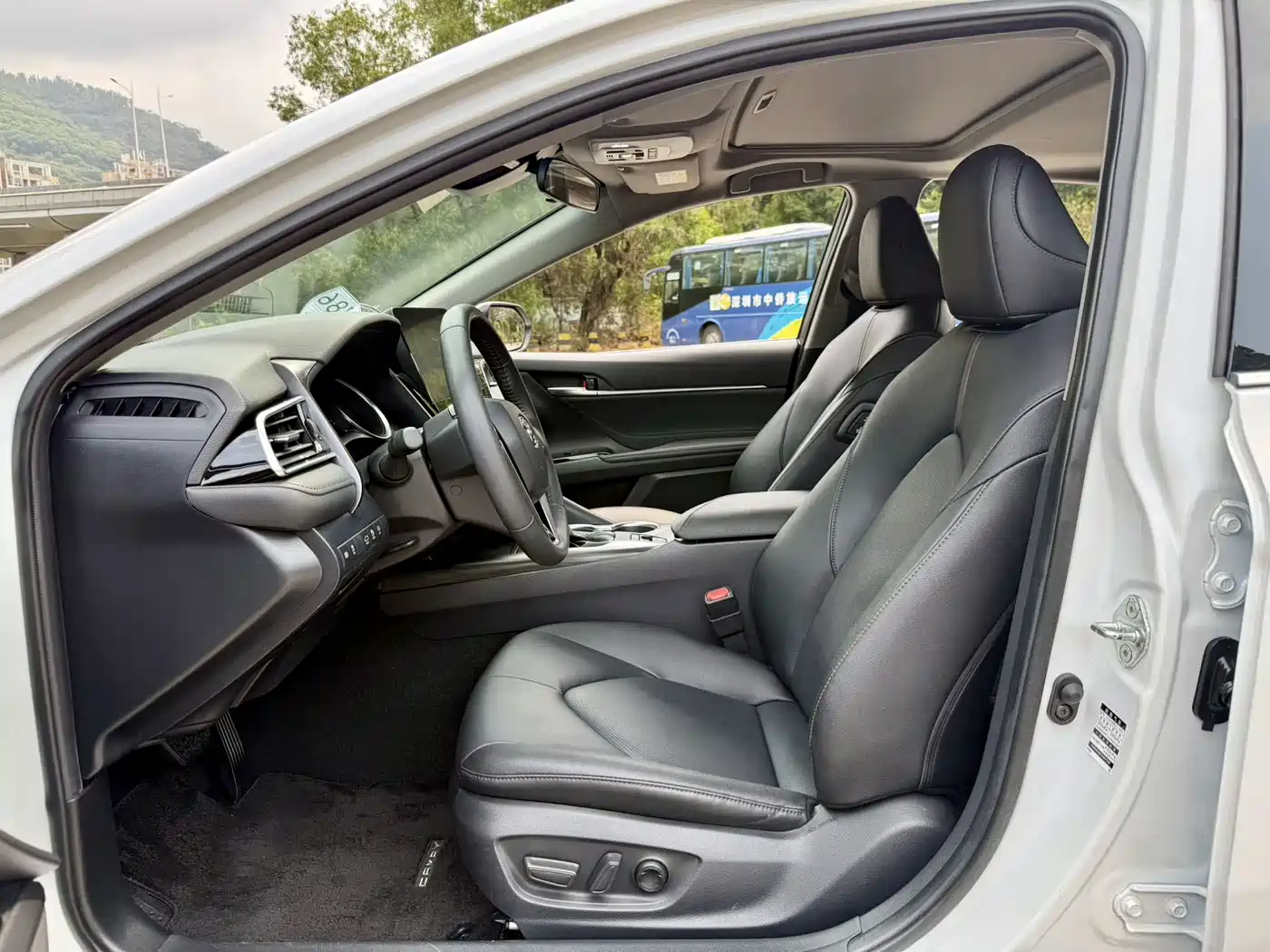 Toyota Camry 2021 2.0G Luxury Edition фото 6