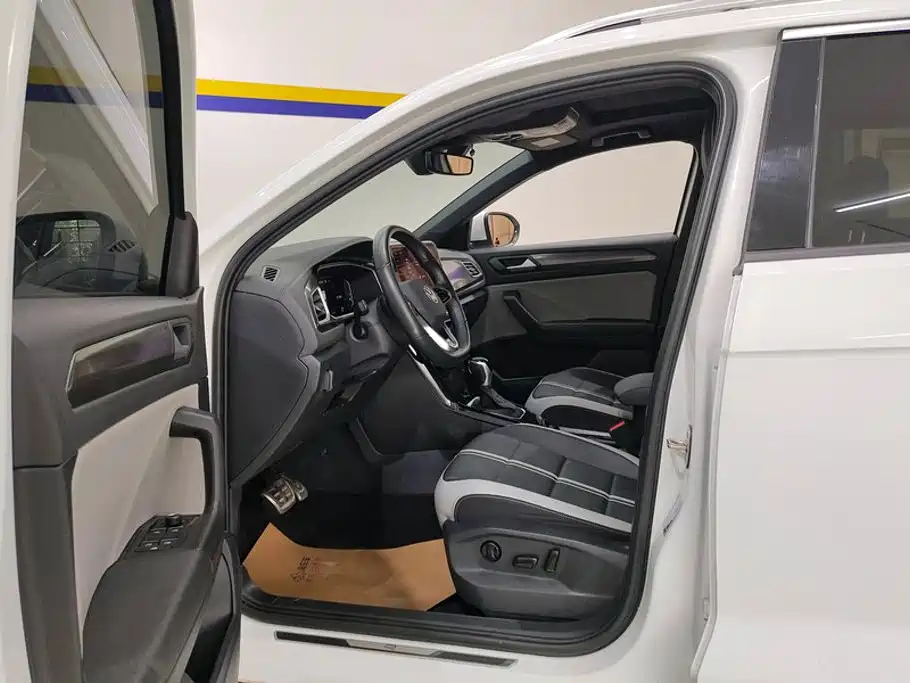 Volkswagen T-ROC 2023 2023 300TSI DSG 2WD Dawn Edition