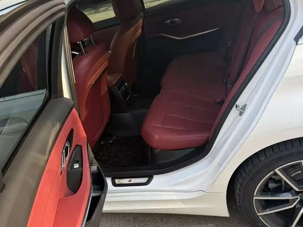 BMW 3 Series 2023 320Li M Sport Package фото 9