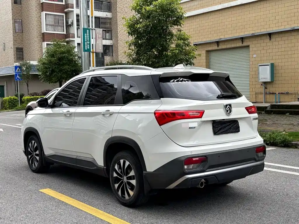 Baojun 530 2020 2020 1.5T CVT Prestige Connect 6-Seater
