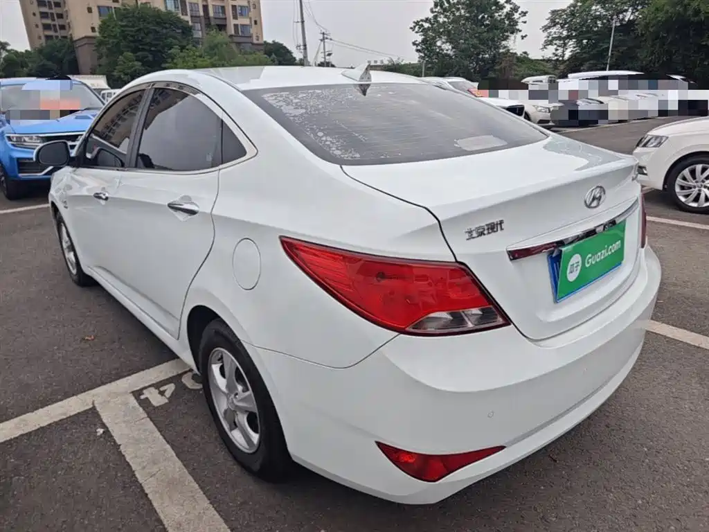 Hyundai Verna 2014 1.4L Automatic Leading GLX фото 5