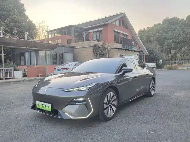 geely-galaxy galaxy-e8