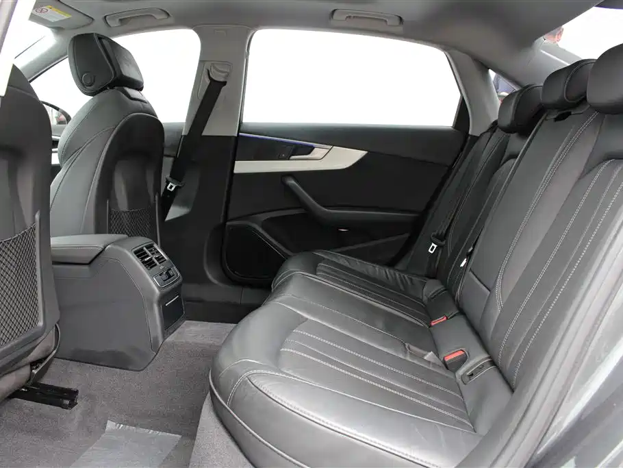 Audi A4L 2020 40 TFSI Luxury Dynamic фото 18
