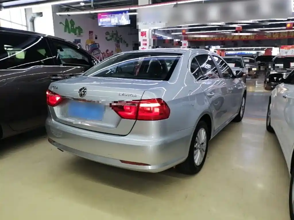 Volkswagen Lavida 2013 Facelift 1.6L Automatic Luxury фото 7