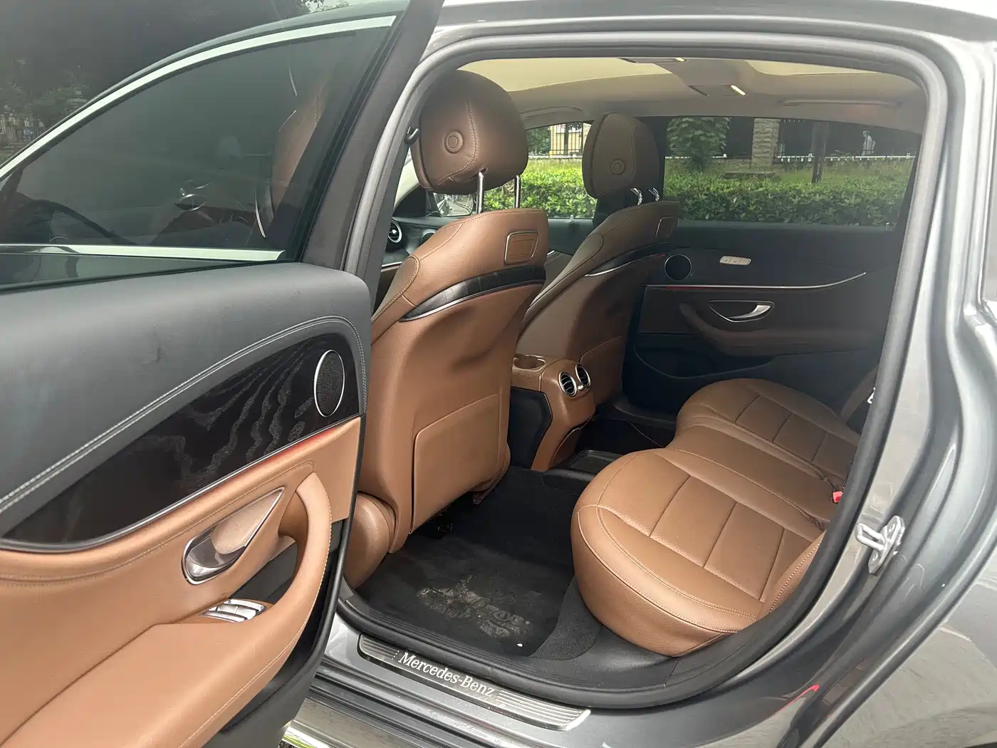Mercedes-Benz E-Class 2016 E 200 L Sport Type фото 11