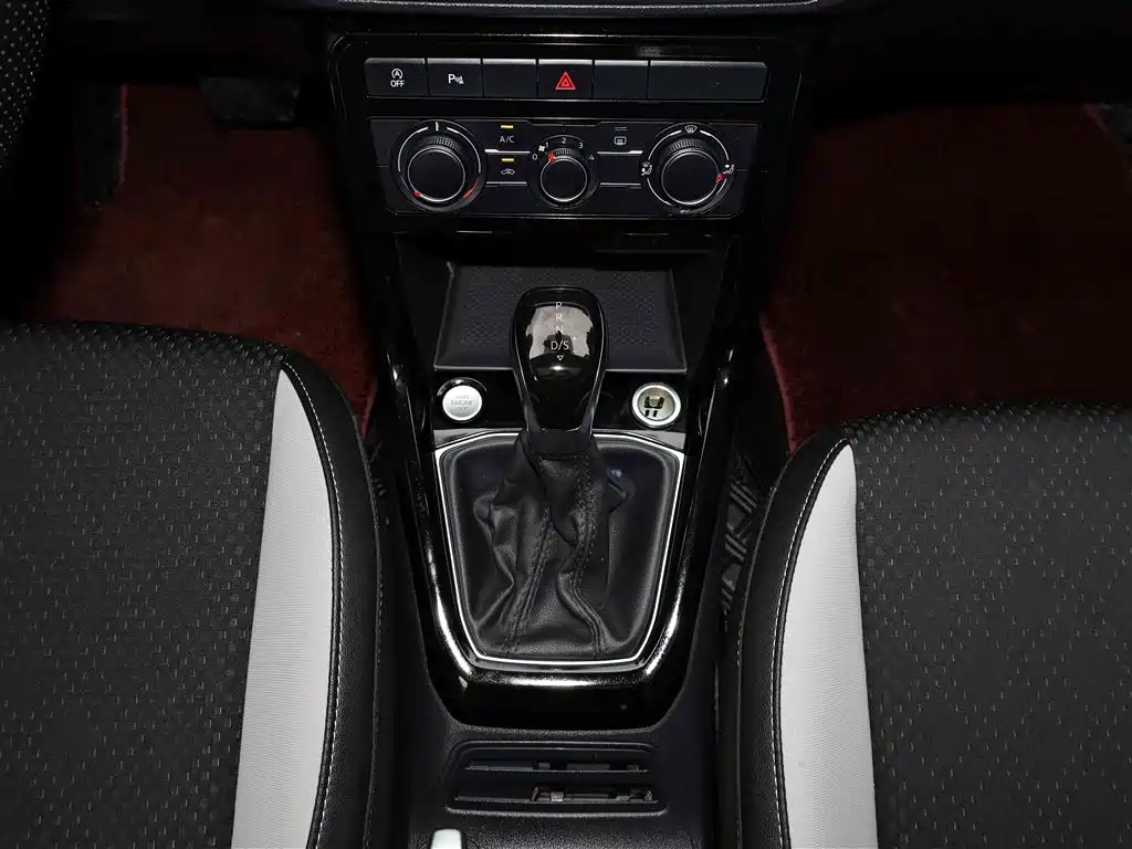 Volkswagen Tanying 2021 1.5L Automatic Smart Connect Edition фото 13