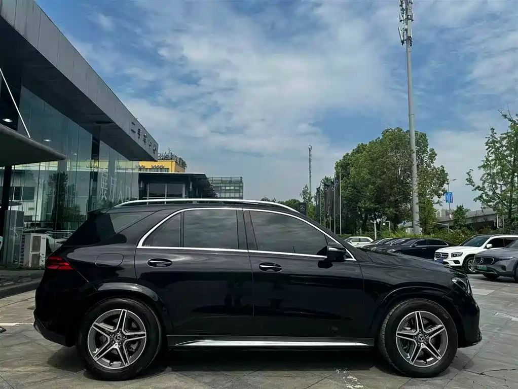 Mercedes-Benz GLE 2025 GLE 450 4MATIC Fashion фото 6