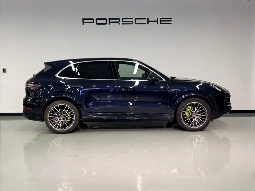 Porsche Cayenne New Energy 2022 Cayenne E-Hybrid 2.0T Platinum Edition фото 5