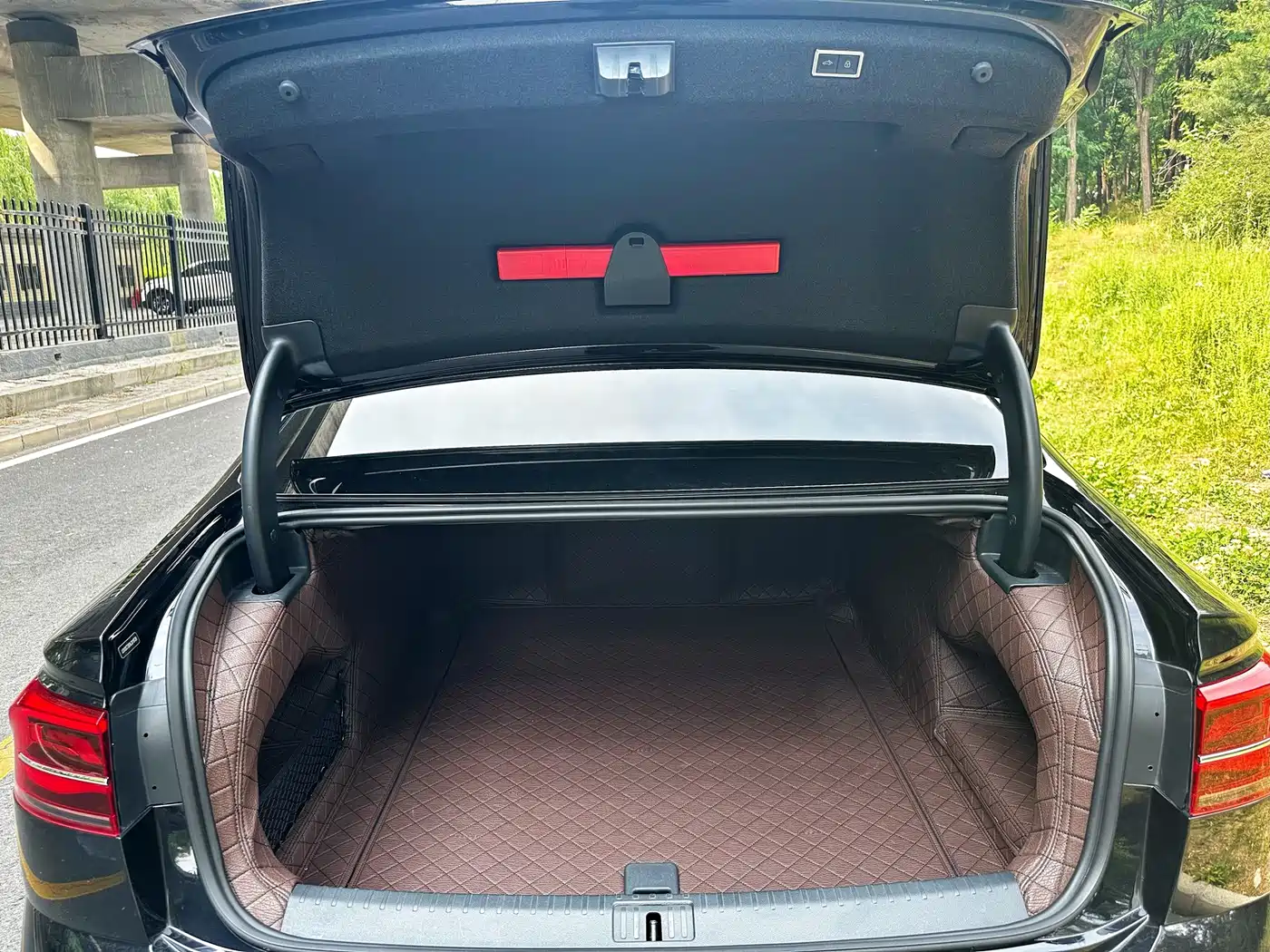 Volkswagen Phideon 2021 380TSI Luxury Edition фото 9