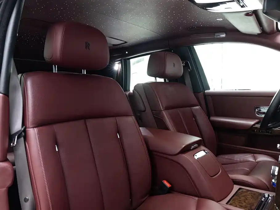 Rolls-Royce Phantom 2019 2018 6.7T Standard Wheelbase Version