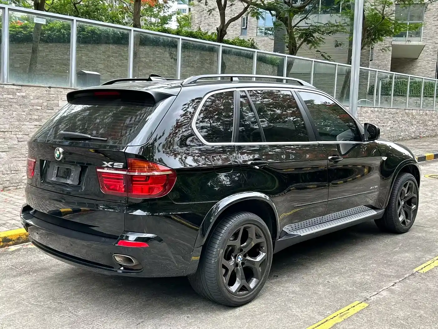 BMW X5 (Import) 2009 xDrive30i Leading фото 8