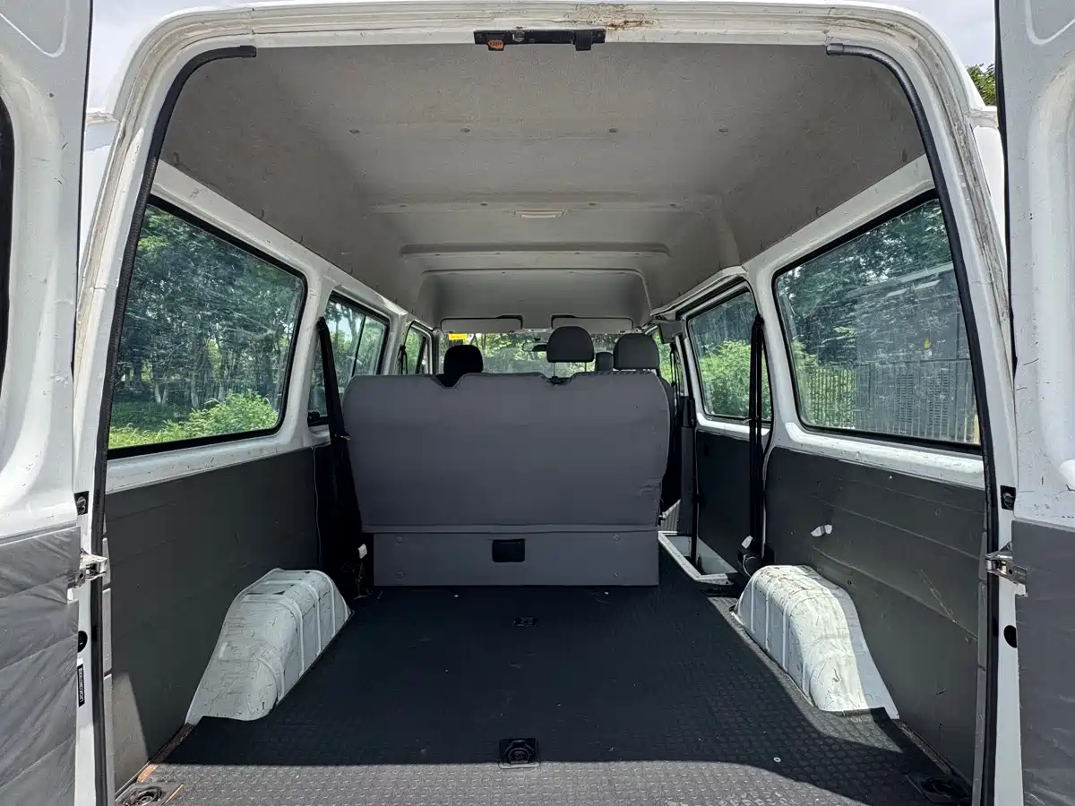 Ford Classic Transit 2016 2016 Model 2.8T Diesel Short Wheelbase 6-Seat Medium Roof Multi-Purpose Vehicle JX493ZLQ4