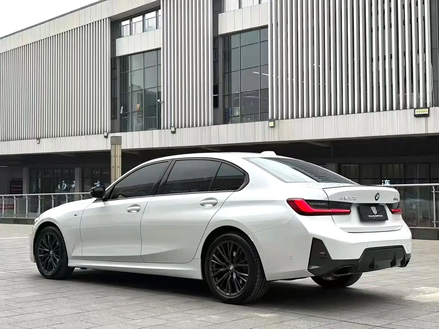 BMW 3 Series 2024 325Li M Sport Shadowline Package фото 9