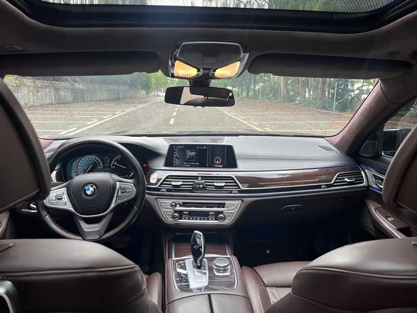 BMW 7 Series 2016 740Li Luxury фото 10