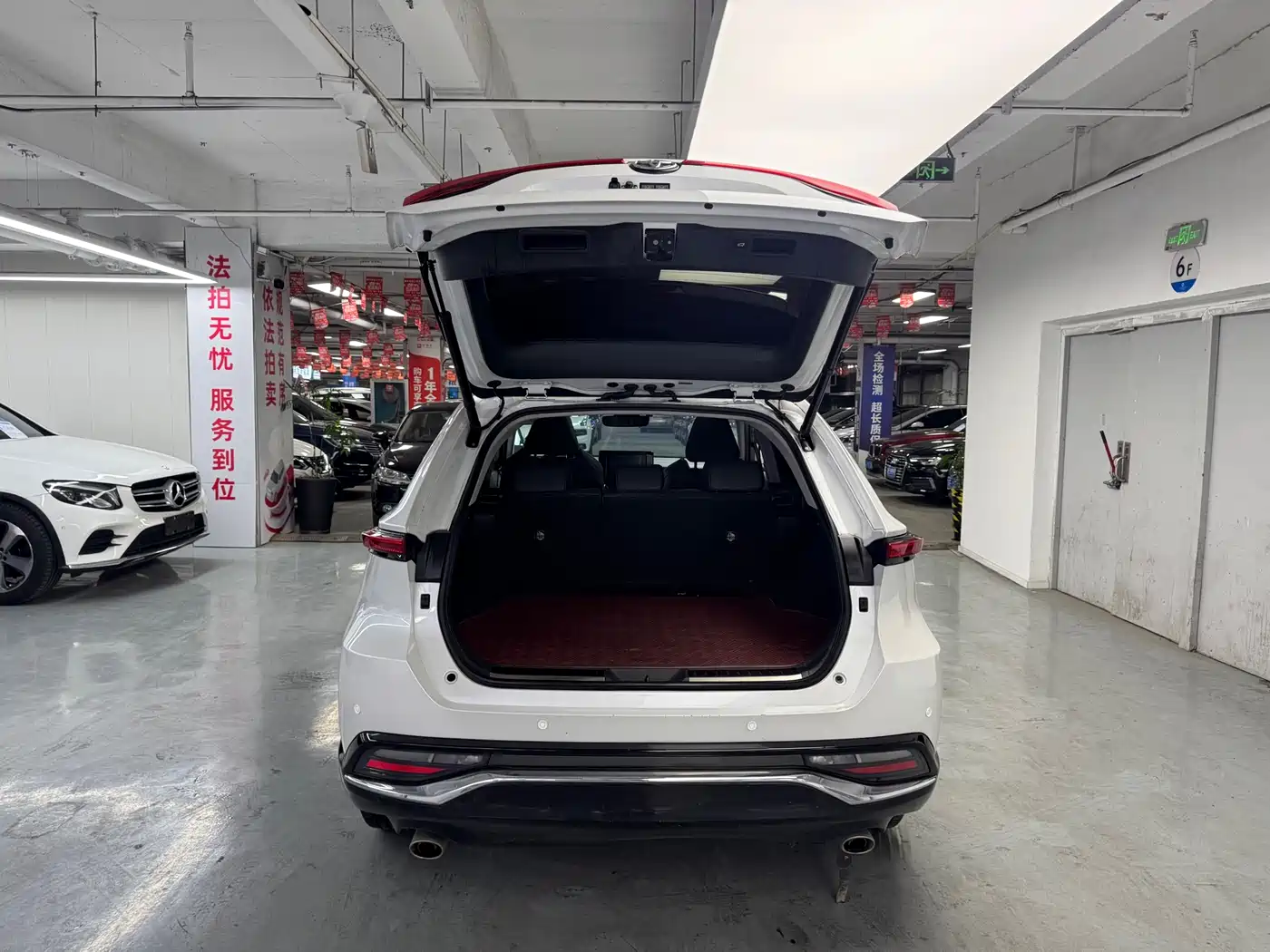 Toyota Venza 2022 2.0L CVT 2WD Luxury фото 9