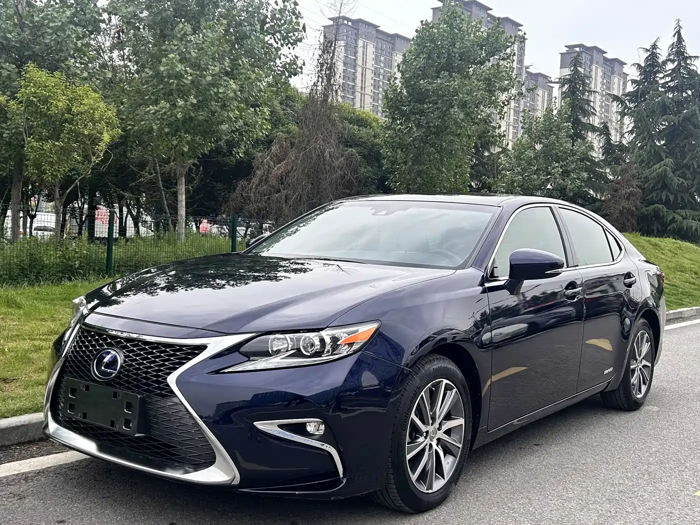 Lexus ES 2015 300h Comfort Edition