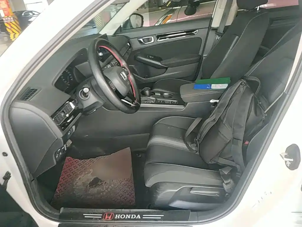 Photo 15 - Honda Civic
