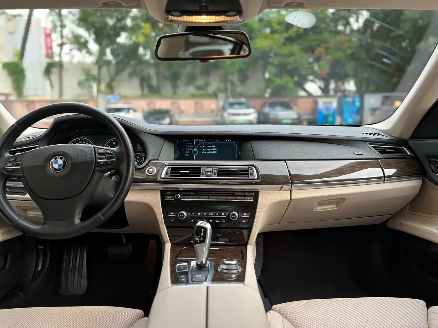 BMW 7 Series 2010 4.4T Hybrid фото 5