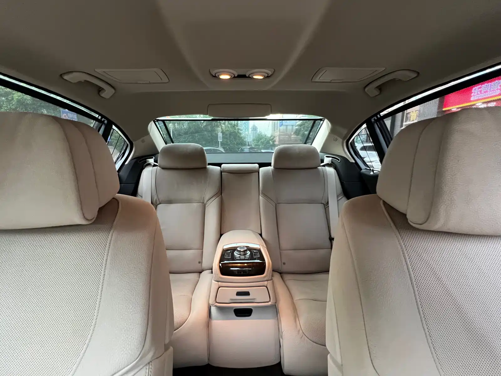 Фото 23 - BMW 7 Series